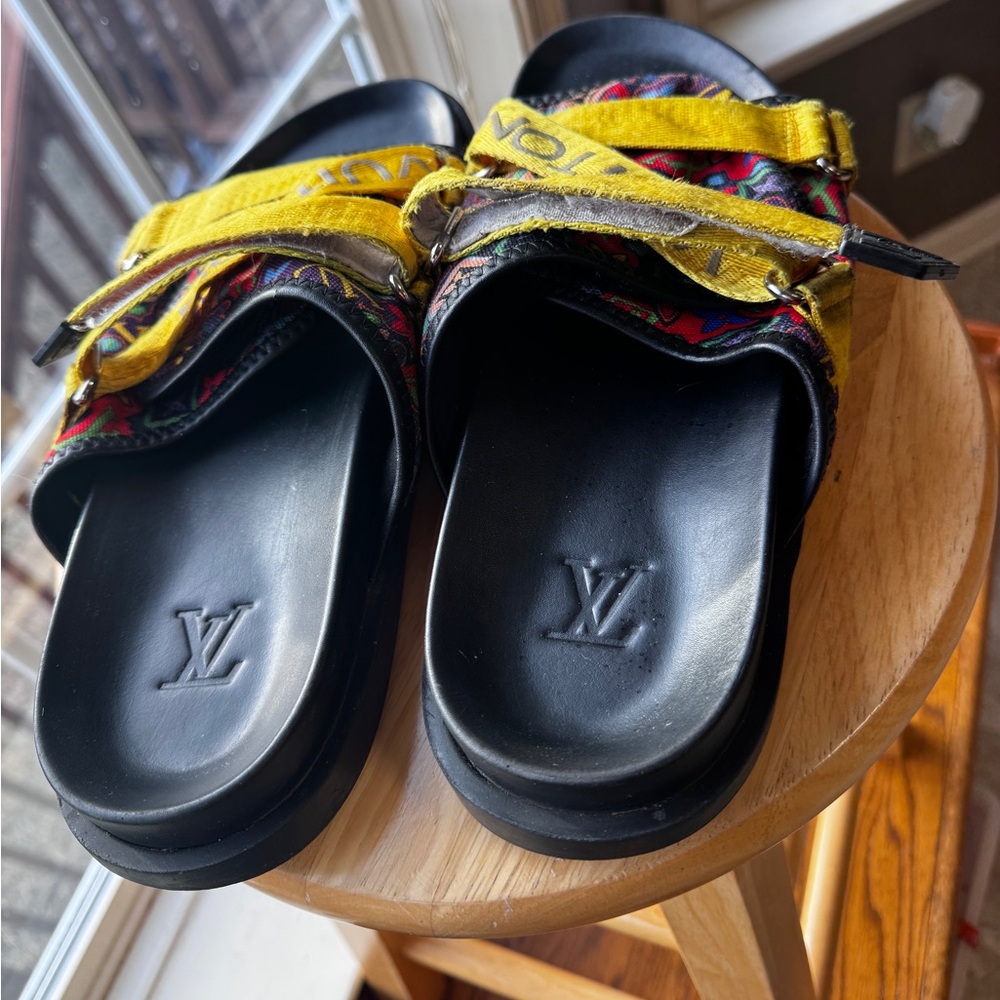 Louis Vuitton - Black and Yellow Slide Sandals - Mens size 10